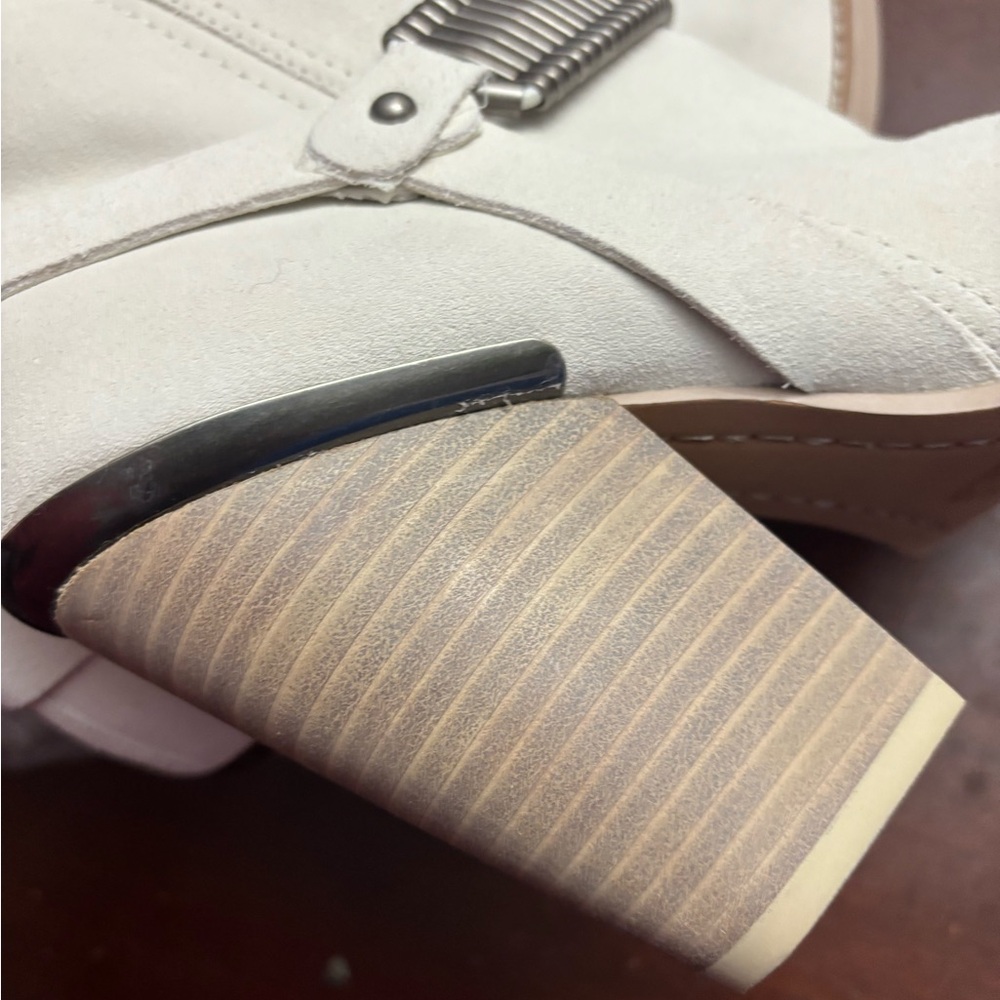 Off white Chelsea suede booties w gun metal ankle accessory size 8.5 Y2K preppy - Picture 4 of 10